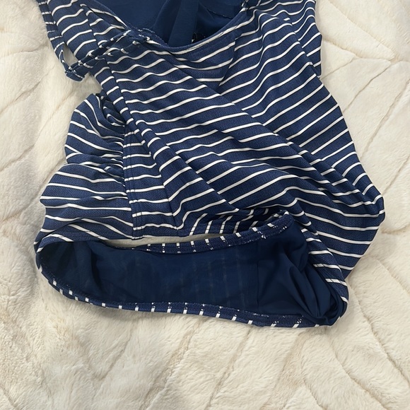 Niptuck Swimsuit, Size 6 - Picture 7 of 15